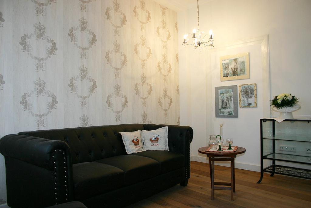 Apartment Koenigstrasse Bad Bergzabern Rum bild